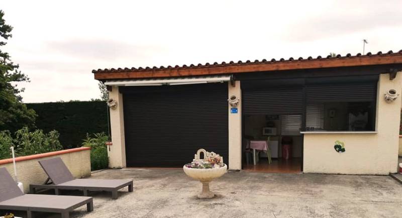 Fabrication et pose de volets roulants en aluminium sur mesure pour particuliers et professionnels à Montauban proche de Toulouse